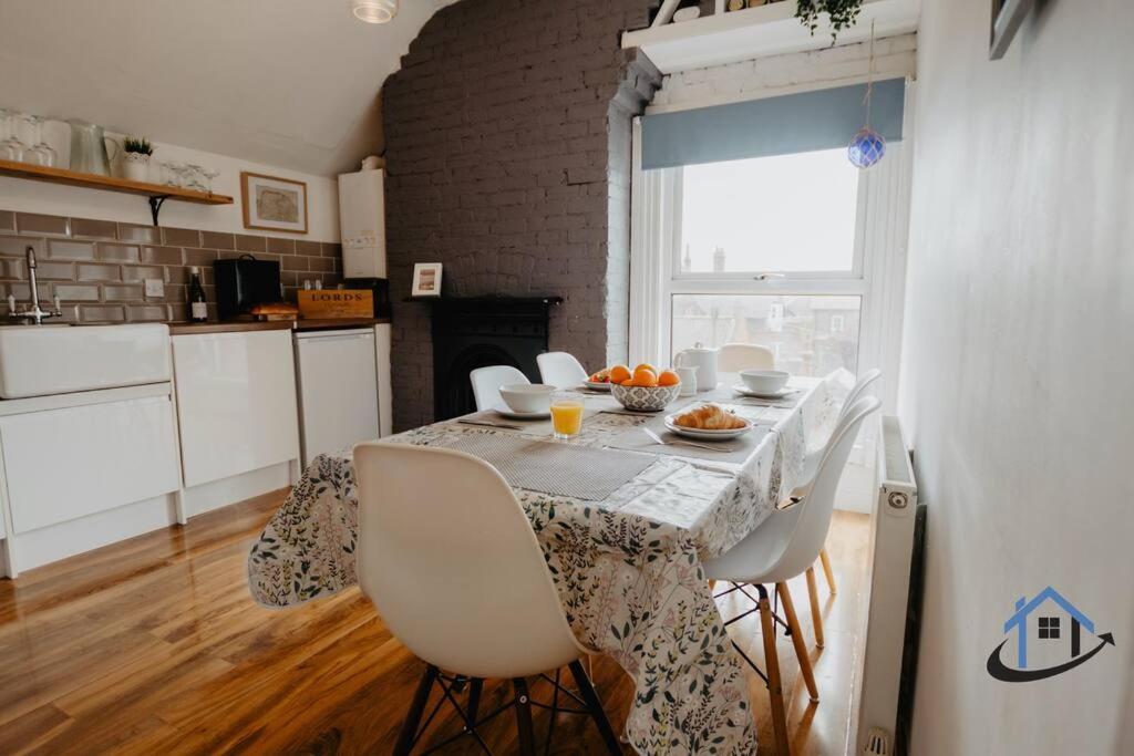 Indigo Snug - Gorgeous 2 Bed Flat In The Heart Of Cromer Eksteriør bilde